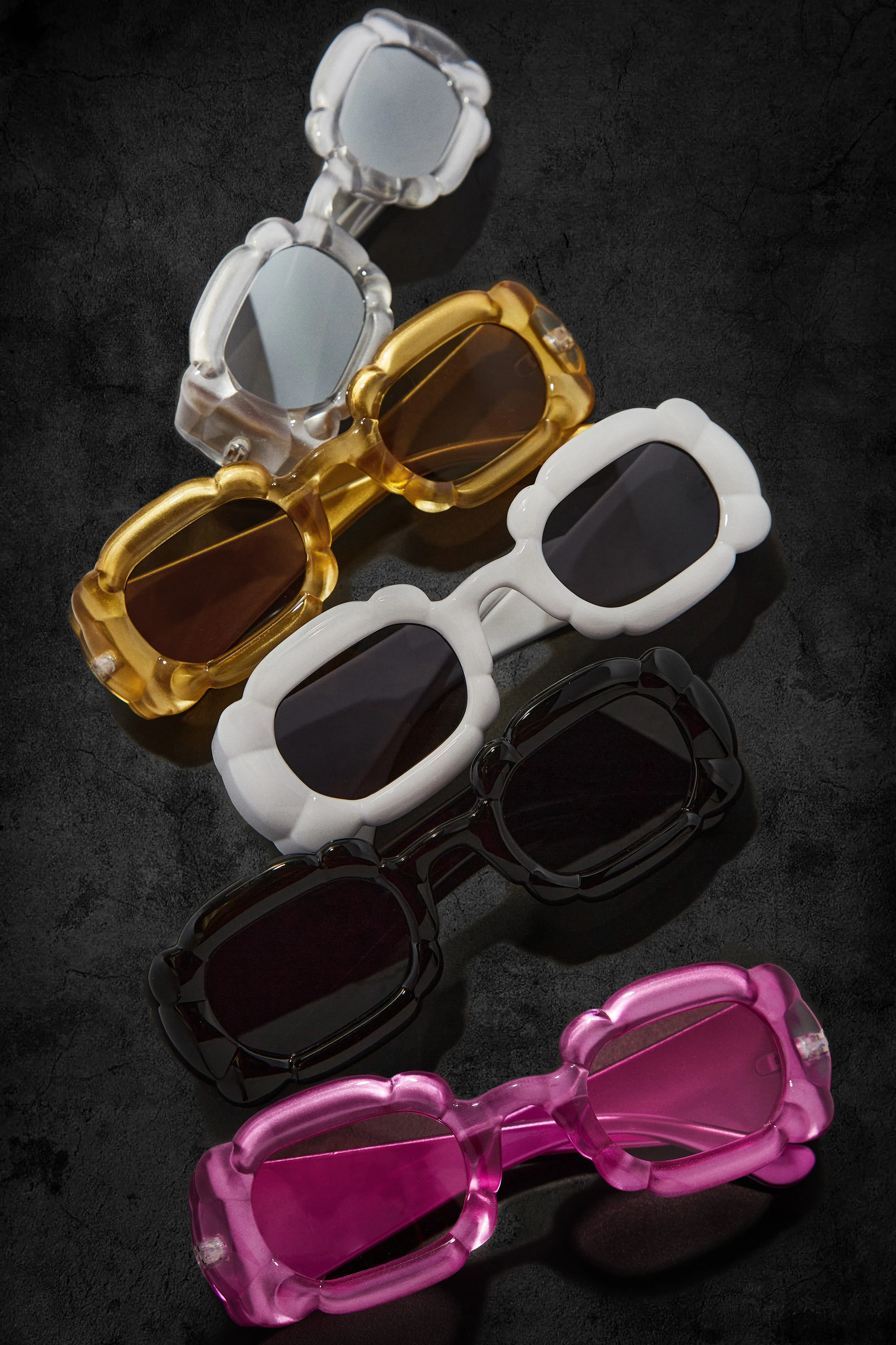 Pure Honey Unique Standout Frame Sunglasses - Black